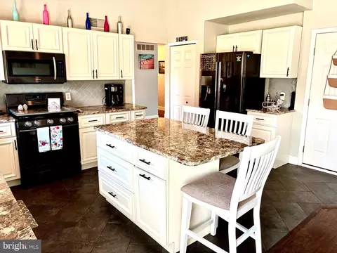 Kitchen - 4580 Green Tree Rd, Reading, PA 19606 photo 2 of 2