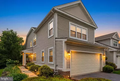 313 Oak Hill Ln, Wyomissing, PA 19610