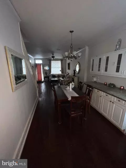 Entry Way - 541 Spring St, Reading, PA 19601 photo 7 of 15