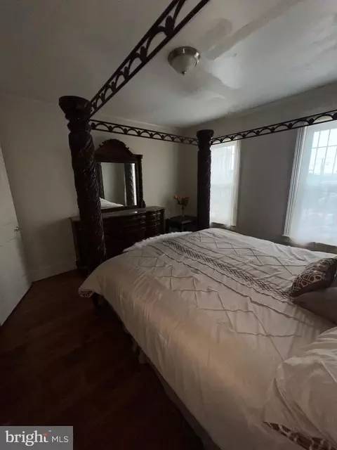 Bedroom - 541 Spring St, Reading, PA 19601 photo 4 of 8