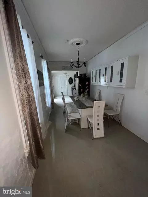 Entry Way - 541 Spring St, Reading, PA 19601 photo 11 of 15