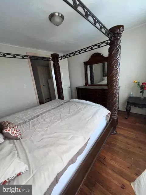 Bedroom - 541 Spring St, Reading, PA 19601 photo 3 of 8