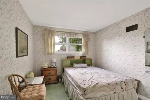 Bedroom - 328 Wheatland Ave, Reading, PA 19607 photo 4 of 7