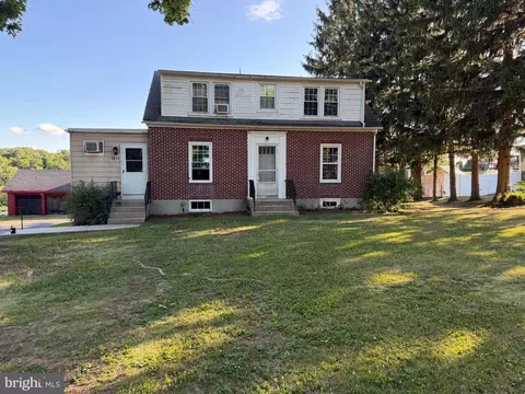 1015 Chestnut St, Leesport, PA 19533