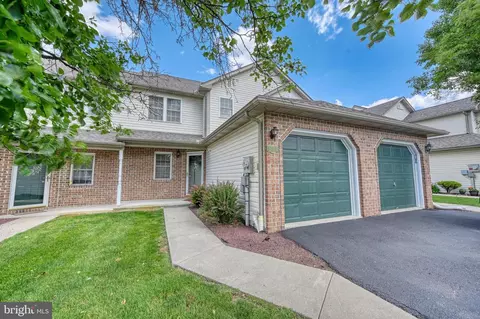 530 Gamma Dr, Wernersville, PA 19565