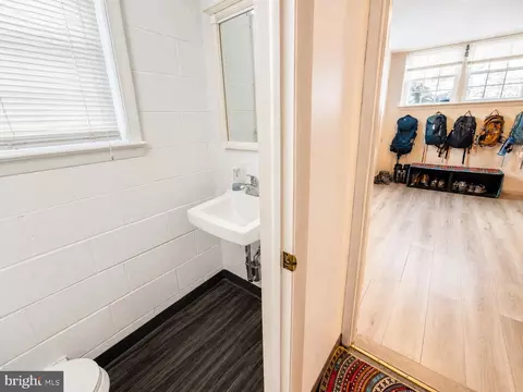 Entry Way - 44 Walnut St, Reading, PA 19606 photo 4 of 4