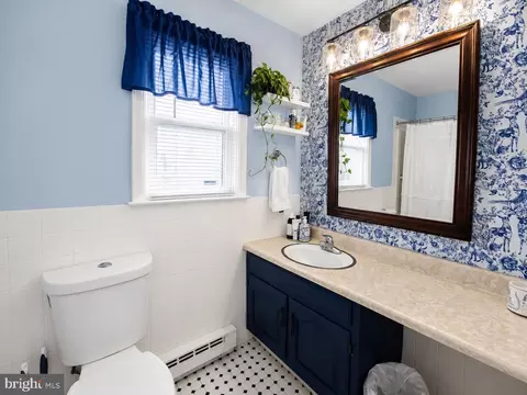 Bath - 44 Walnut St, Reading, PA 19606 photo 1 of 1