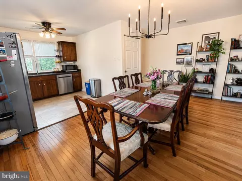 Dining - 44 Walnut St, Reading, PA 19606 photo 2 of 3