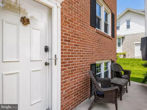 Exterior - 44 Walnut St, Reading, PA 19606 photo 2 of 3