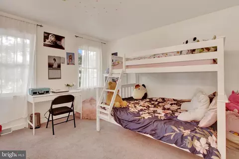 Bedroom - 181 Green Valley Rd, Sinking Spring, PA 19608 photo 2 of 3