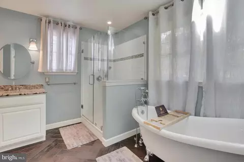 Bath - 181 Green Valley Rd, Sinking Spring, PA 19608 photo 3 of 4