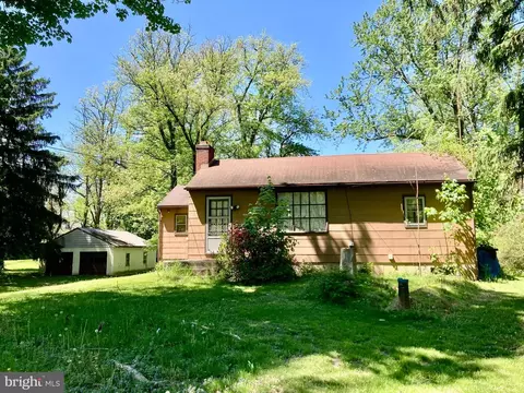 100 1111 Park Rd Park Rd, Blandon, PA 19510
