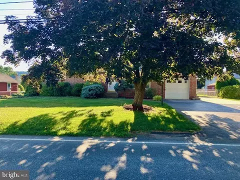 720 Lorane Rd, Reading, PA 19606 photo 2