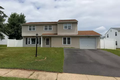 5005 Elderberry Dr, Reading, PA 19606