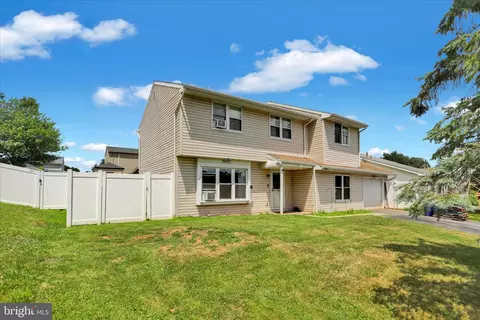 5005 Elderberry Dr, Reading, PA 19606
