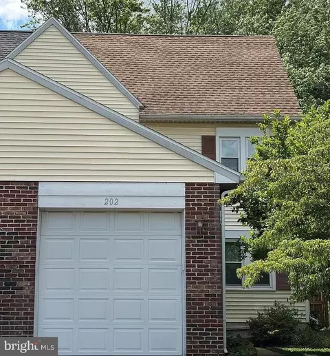 202 Adams Dr, Womelsdorf, PA 19567