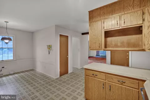 Kitchen - 2104 Gring Dr, Wyomissing, PA 19610 photo 3 of 3