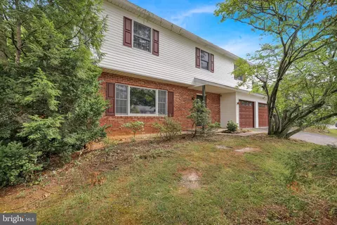 Exterior - 2104 Gring Dr, Wyomissing, PA 19610 photo 3 of 7