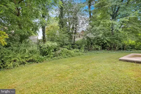 Exterior - 2104 Gring Dr, Wyomissing, PA 19610 photo 4 of 7