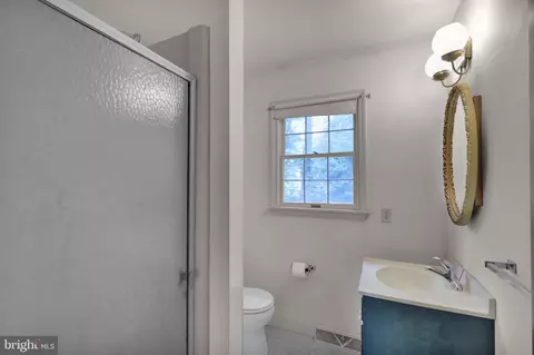 Bath - 2104 Gring Dr, Wyomissing, PA 19610 photo 2 of 4
