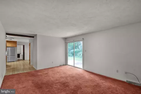 Living - 2104 Gring Dr, Wyomissing, PA 19610 photo 5 of 5