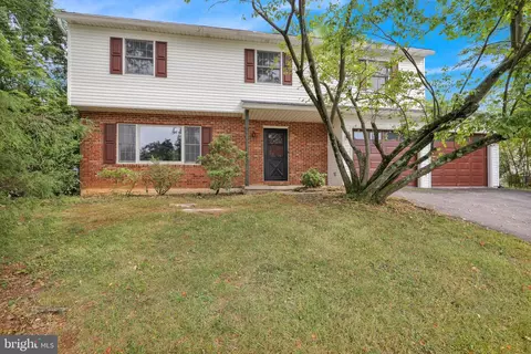 Exterior - 2104 Gring Dr, Wyomissing, PA 19610 photo 2 of 7