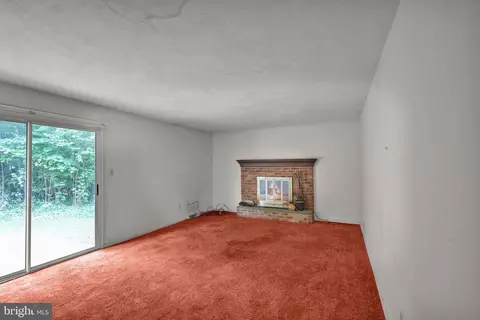 Living - 2104 Gring Dr, Wyomissing, PA 19610 photo 4 of 5