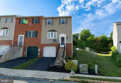 3915 Penns Dr, Reading, PA 19606