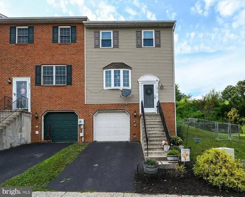 3915 Penns Dr, Reading, PA 19606