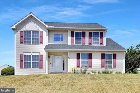 29 Walnut Dr E, Bernville, PA 19506