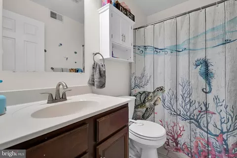 Bath - 387 Oneida Dr, Reading, PA 19608 photo 2 of 2