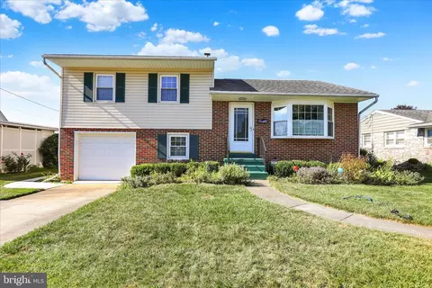 307 W Somerset St, Fleetwood, PA 19522