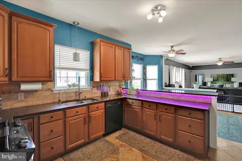 Kitchen - 22 Shelly Dr, Reading, PA 19608 photo 2 of 2