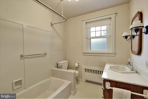 Bath - 116 N Miller St, Reading, PA 19607 photo 1 of 2
