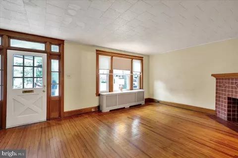 Living - 116 N Miller St, Reading, PA 19607 photo 1 of 5