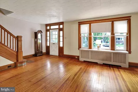 Living - 116 N Miller St, Reading, PA 19607 photo 4 of 5