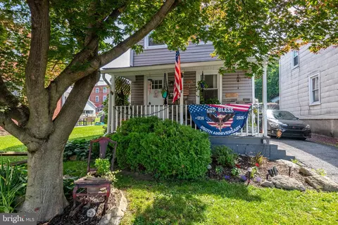 325 S 3rd St, Hamburg, PA 19526