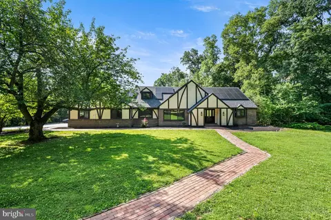 Exterior - 41 Devon Dr, Reading, PA 19606 photo 2 of 7