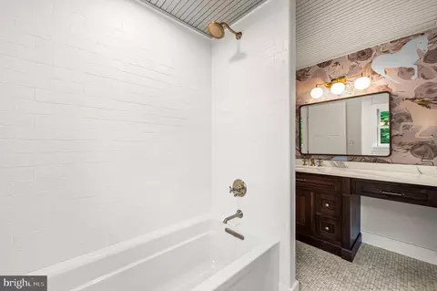 Bath - 41 Devon Dr, Reading, PA 19606 photo 5 of 5