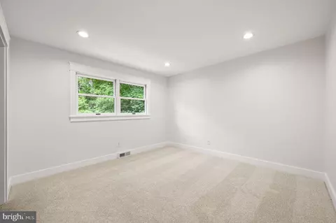 Bedroom - 41 Devon Dr, Reading, PA 19606 photo 2 of 8