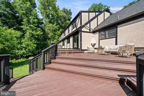 Exterior - 41 Devon Dr, Reading, PA 19606 photo 5 of 7