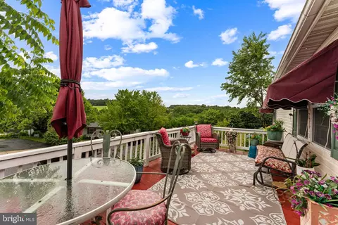32 Kestrel St, Kutztown, PA 19530