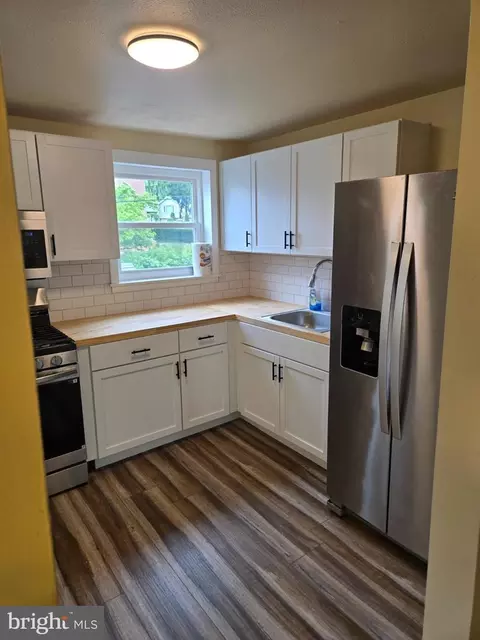 Kitchen - 105 John Glenn Ave, Reading, PA 19607 photo 2 of 2