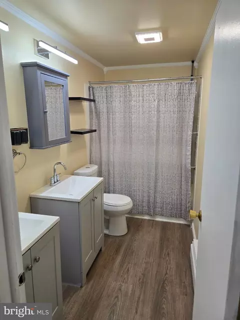 Bath - 105 John Glenn Ave, Reading, PA 19607 photo 2 of 2