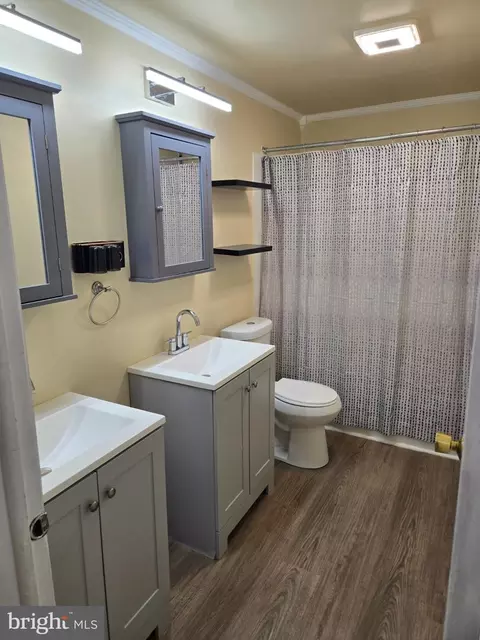 Bath - 105 John Glenn Ave, Reading, PA 19607 photo 1 of 2