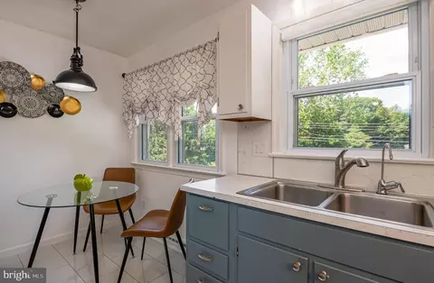Kitchen - 344 Pennwyn Pl, Reading, PA 19607 photo 3 of 3