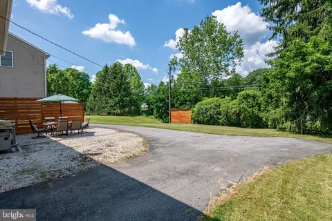 Exterior - 344 Pennwyn Pl, Reading, PA 19607 photo 9 of 10