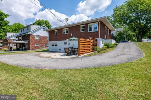 Exterior - 344 Pennwyn Pl, Reading, PA 19607 photo 8 of 10