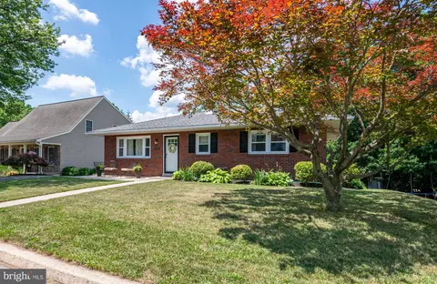 Exterior - 344 Pennwyn Pl, Reading, PA 19607 photo 3 of 10
