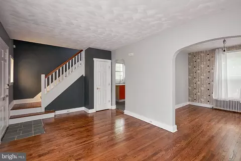 Living - 1401 Perry St, Reading, PA 19604 photo 3 of 4